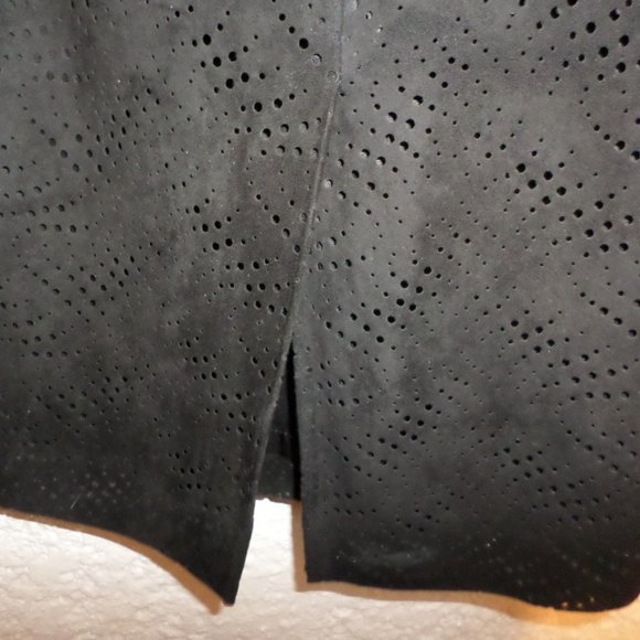 Carina New York Black Perforated Suede Midi Skirt Sz 16 - Picture 4 of 5